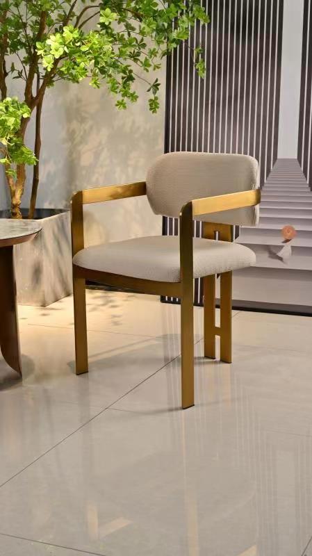 ANTOINETTE DINING ARMCHAIR