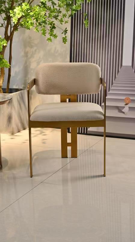 ANTOINETTE DINING ARMCHAIR